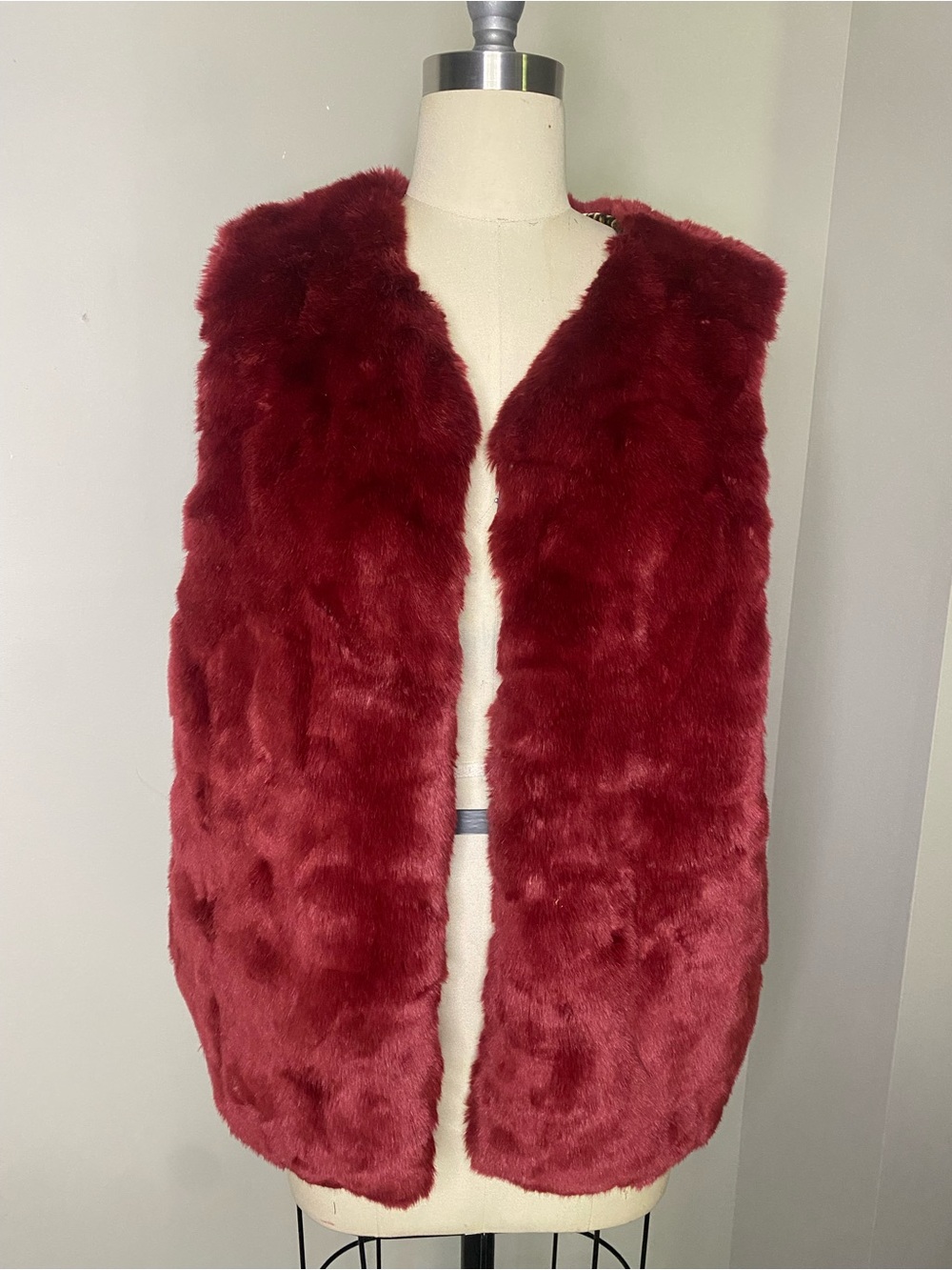 Women's Plush Faux Fur Vest in Wine Red